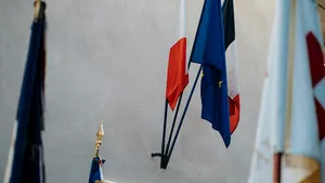 Sondaj: Unul din doi francezi îşi doreşte căderea guvernului