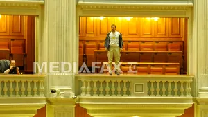 Adrian Sobaru nu era programat pentru filmarea din Parlament. A cerut să meargă în locul unui coleg