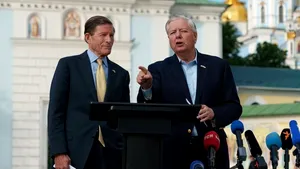 Senatorii americani avertizează: Putin pregătește o nouă ofensivă militară, în timp ce tergiversează negocierile de pace