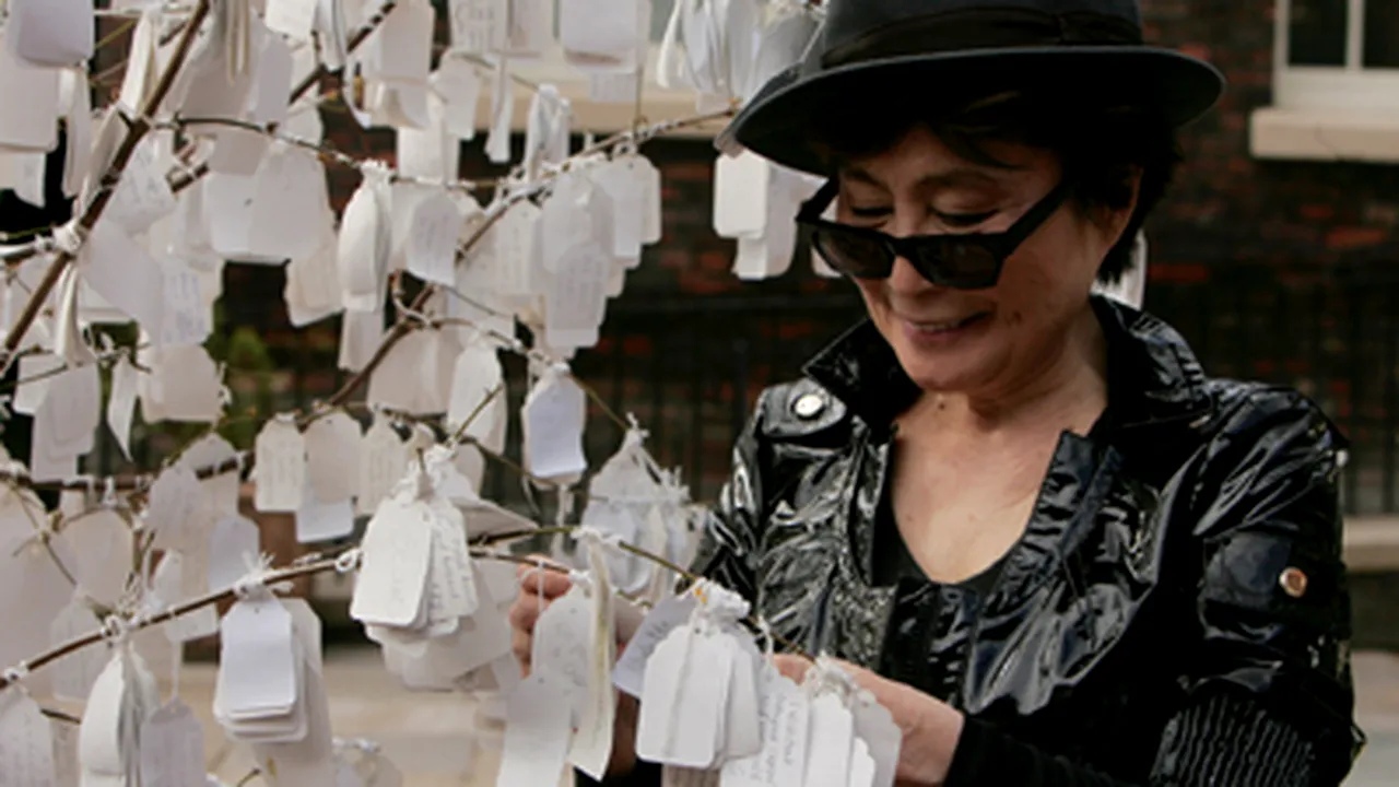 Yoko Ono, premiată pentru întreaga carieră la Bienala de la Veneţia