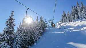 Iarna nu se dă dusă. Sezonul de schi continuă pe Valea Prahovei