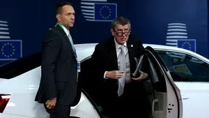 Liderii UE s-au contrazis pe cotele obligatorii pentru relocarea refugiaţilor, la doi ani după ce au agreat un plan comun de măsuri / Premierul ceh: O dezbatere 