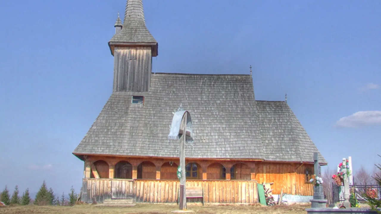 Biserica de lemn din Dealu Negru a fost distrusă de flăcări. Monumentul istoric era construit în 1765