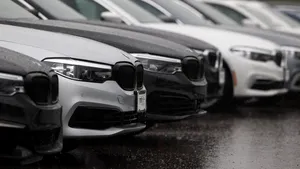 PwC Autofacts: Vânzările de vehicule noi vor creşte uşor în acest an în România
