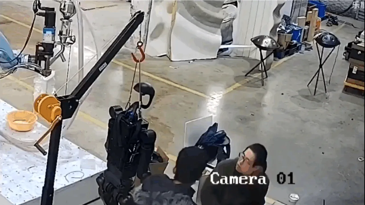 Un robot umanoid a scăpat de sub control şi a terorizat angajaţii unei fabrici