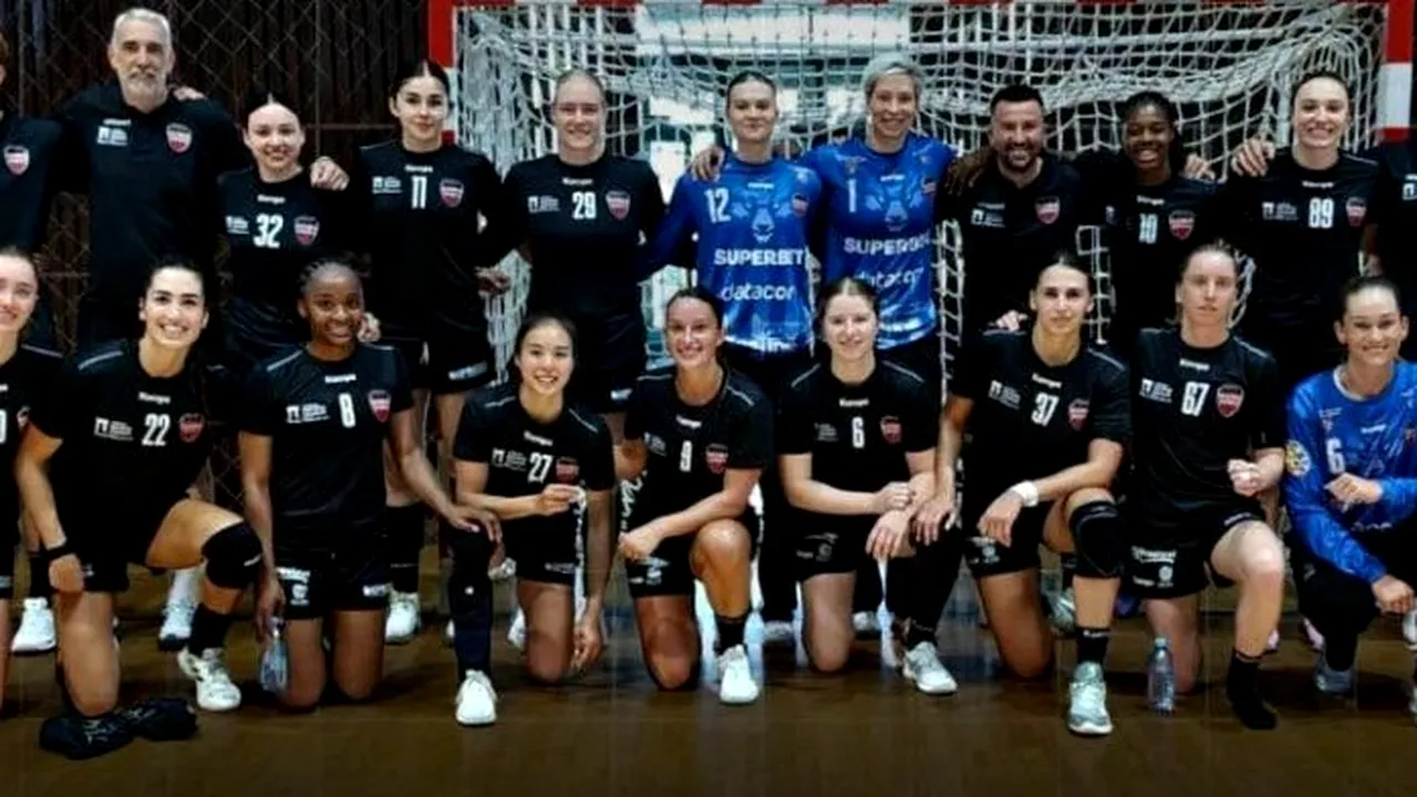 Gloria Bistrița, campioana României la handbal feminin, câștigă al doilea amical al verii. În ce formulă a jucat formația lui Carlos Viver