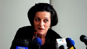 Sute de persoane aşteaptă la Ateneul Român dialogul dintre Herta Müller şi Gabriel Liiceanu