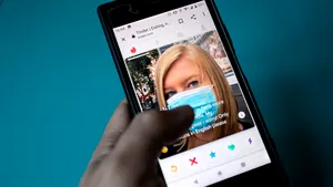 Aplicaţiile de dating sunt la mare căutare în pandemie. Restricţiile au împins tot mai mulţi utilizatori să-şi caute perechea în mediul online