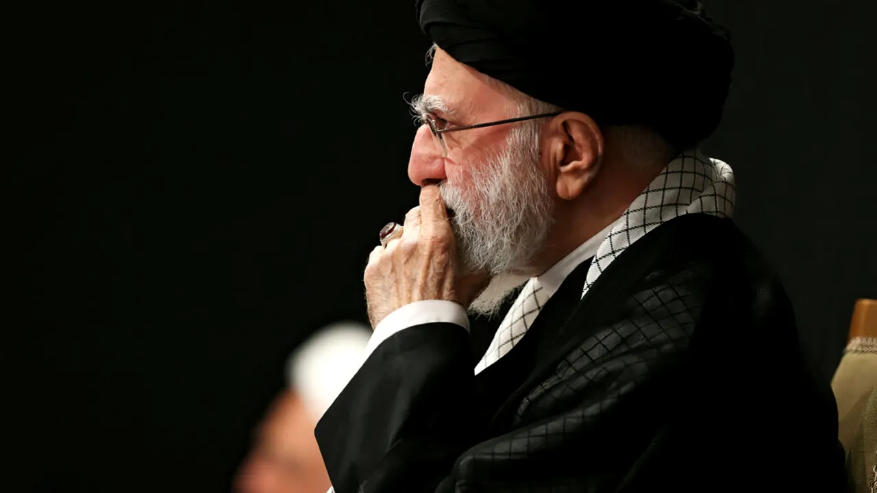 Ayatollahul Ali Khamenei respinge discuțiile directe cu SUA privind programul nuclear iranian