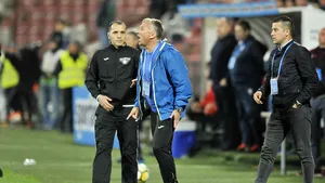 Dan Petrescu a fost suspendat pentru patru etape. Ce amendă a primit antrenorul lui CFR Cluj pentru reacţiile violente de la meciul cu Astra 