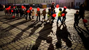 Numărul copiilor români a scăzut cu 3 milioane în perioada 1990-2013. Cei mai mulţi trăiesc în rural