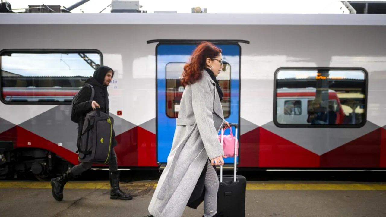 Studenții au reducere de 90% la tren, dar numai pe anumite rute. Care sunt regulile pentru 2026-2027