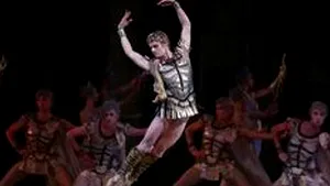 Balerinul Nijinski, interpretat de doi actori, pe scena Teatrului Odeon