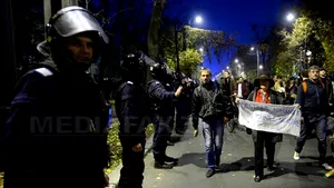 Jandarmii înăspresc măsurile de ordine la protestele spontane