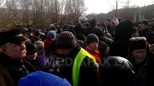 Ponta, despre Pungeşti: Nu vom accepta să se încalce legea. Acţiunile jandarmilor sunt legale