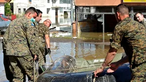 UE va trimite încă 350 de militari în Bosnia pentru misiunile de ajutorare a sinistraţilor 