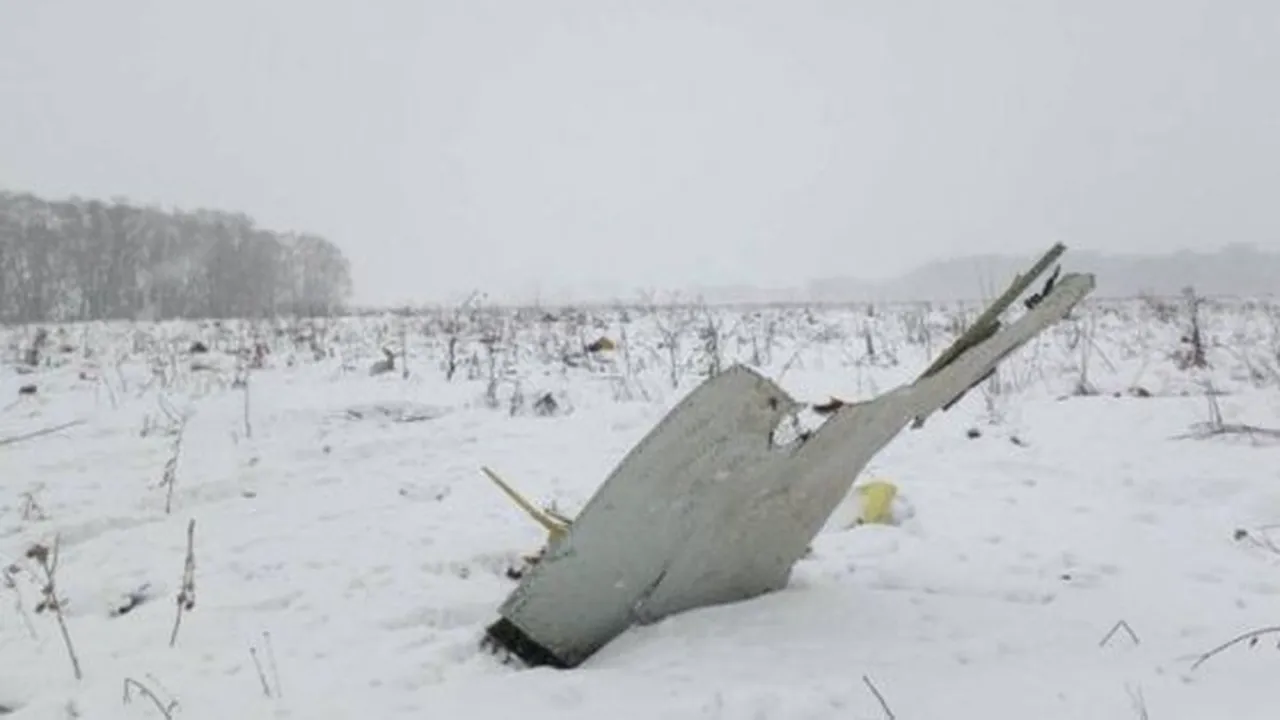 Tragedia aviatică din Rusia | Ancheta va dura cel puţin o săptămână. Momentul impactului, filmat de o cameră de supraveghere/ Autorităţile au găsit cea de-a doua cutie neagră a avionului - VIDEO
