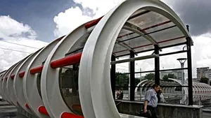 Metroul opreşte din nou în staţia Obor