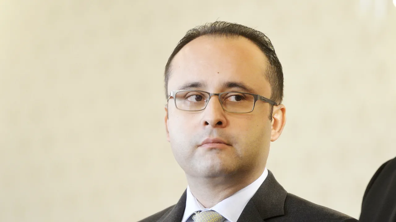 Cristian Buşoi: Alăturarea lui Dacian Cioloş de PNL, foarte puţin probabilă în următorul an 