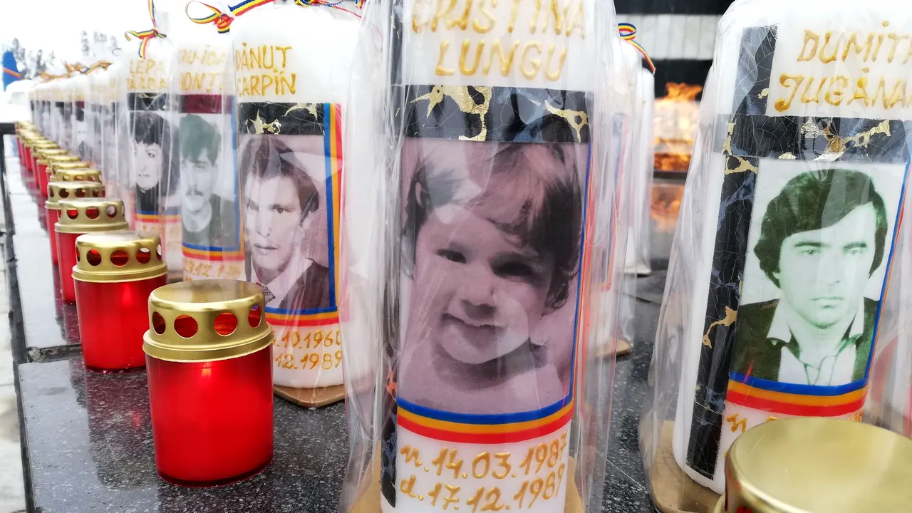 Zi de doliu la Timişoara, în amintirea martirilor Revoluţiei. Ruda unei victime: Nu a meritat sacrificiul | GALERIE FOTO