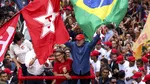 Brazilia fierbe în așteptarea rezultatelor alegerilor. Cine va fi noul președinte al republicii. Bolsonaro vs. Lula, scor strâns în sondaje