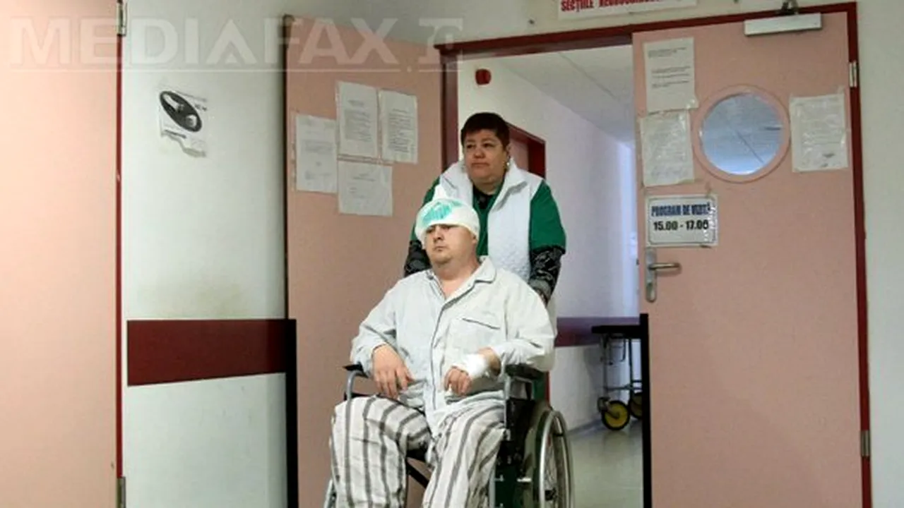 Bărbatul căruia i-au fost implantaţi electrozi intracerebral pentru tratamentul epilepsiei este bine