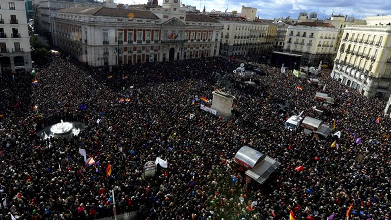 Podemos reuneşte zeci de mii de persoane la manifestaţia organizată la Madrid