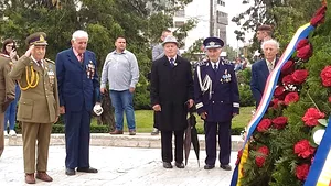 Poezii şi cântece patriotice, lanţ uman şi ceremonii militare, pentru marcarea zilei de 9 Mai