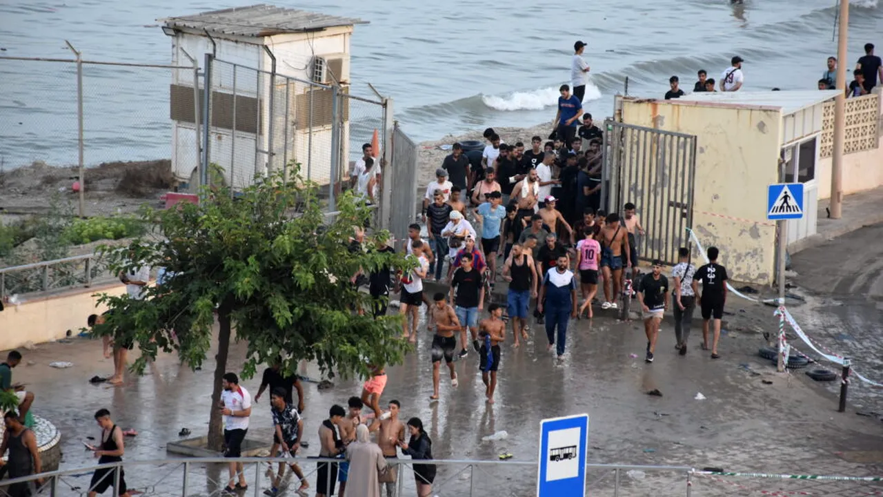 Procurorii marocani acuză 25 de persoane de infracțiuni legate de migrația ilegală în Ceuta