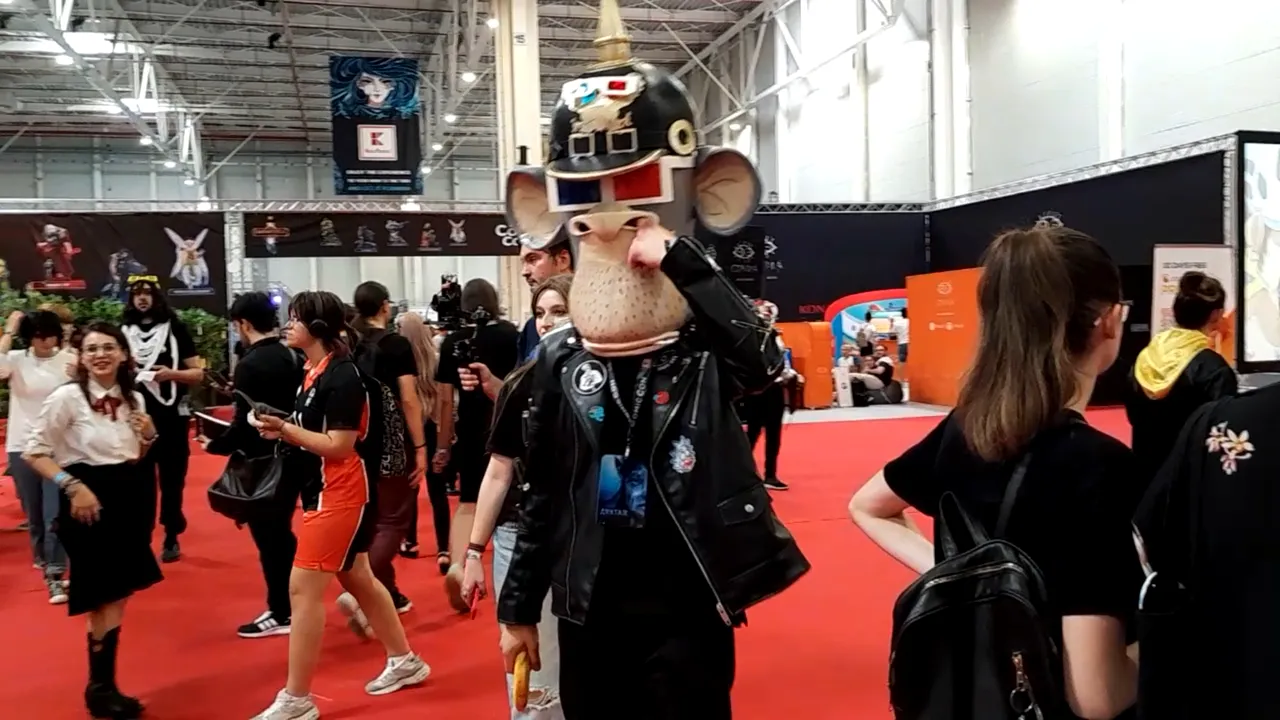 Maimuţa de pe NFT-ul lui Elon Musk a fost la Comic Con