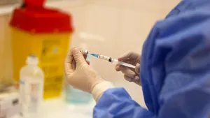 „Copiii” vaccinaţi la Timişoara, trecuţi de vârsta majoratului. Medicul Geta Raţ, coordonator al centrului de vaccinare, explică eroarea de raportare