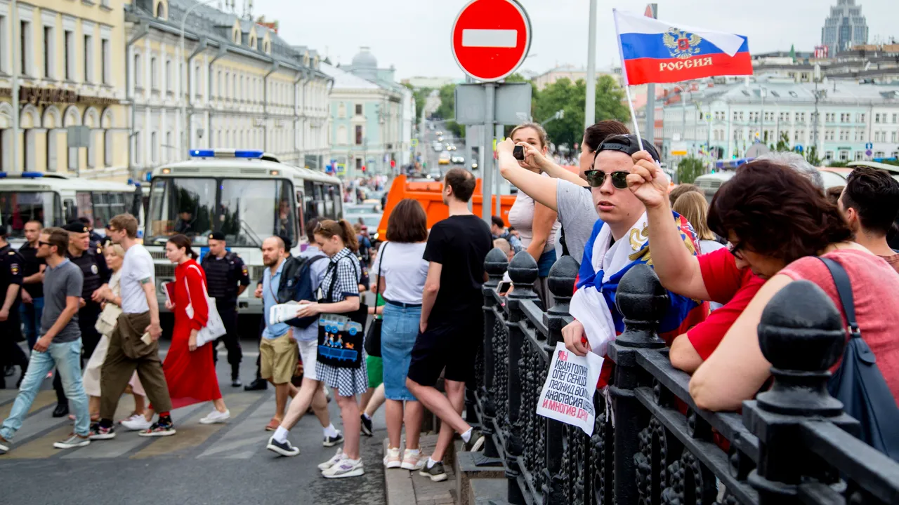 Proteste la Moscova după ce candidaţi din Opoziţie au fost blocaţi să se înscrie la alegeri: Peste 25 de persoane, reţinute | VIDEO