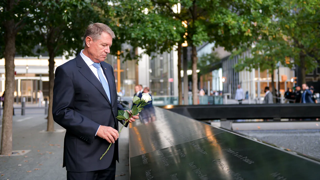 Klaus Iohannis i-a comemorat pe românii decedaţi pe 11 septembrie 2001 la Turnurile Gemene