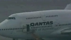 Un pasager complet dezbrăcat a deturnat un avion în SUA (Video)