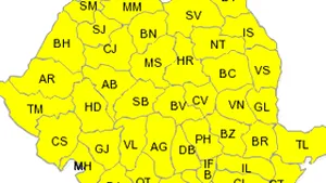 Ninsori şi ploi în toată ţara, în weekend