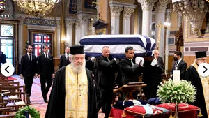 Nicolae al României s-a recules luni la catafalcul Regelui Constantin al II-lea al elenilor