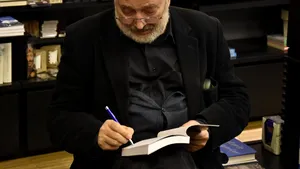 Stelian Tănase: Televiziunea publică trebuie desfiinţată 