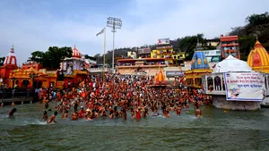 Festivalul religios de pe Gange, focar major de COVID în India. Un mare profet hindus a murit, iar numărul cazurilor creşte alarmant