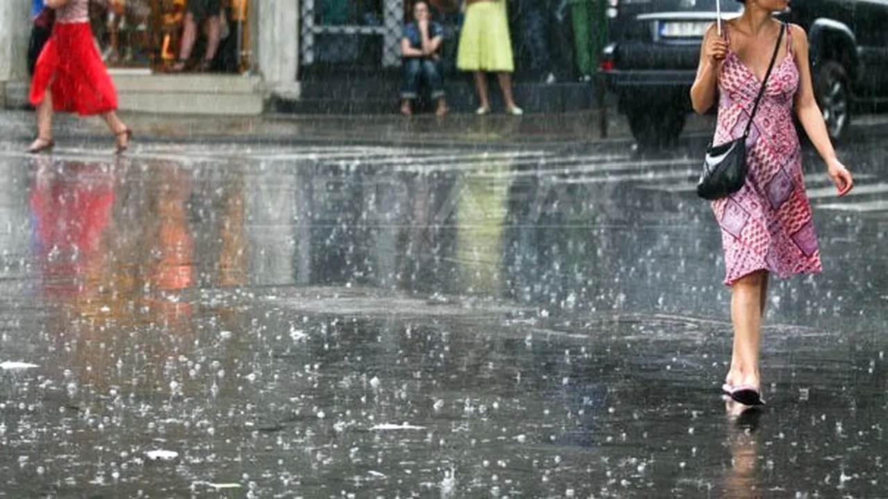 O NOUĂ ATENŢIONARE COD GALBEN de ploi. Ce judeţe vor fi afectate