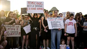 Deputatele și senatoarele PSD propun incriminarea separată a uciderii femeilor în Codul penal