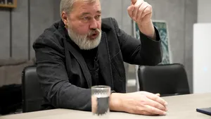 Un câştigător rus al premiului Nobel pentru pace îşi scoate medalia la licitaţie. Suma câştigată va fi donată refugiaţilor ucraineni