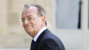Prefectul Poliţiei din Paris îi vizează pe români într-un raport