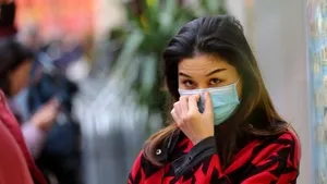 O femeie a spus că are coronavirus ca să scape de viol. Infractorul s-a speriat şi a fugit, nu înainte de a-i fura banii