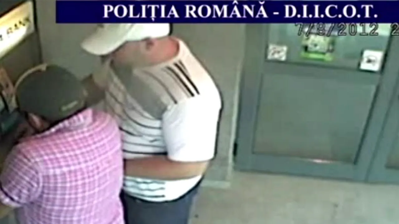 Zeci de persoane, implicate în devalizarea a peste o sută de ATM-uri - VIDEO
