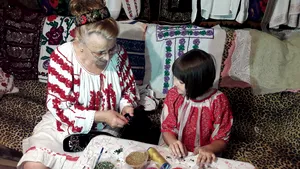 GALERIE FOTO, VIDEO | Ziua iei: Unul dintre cei mai cunoscuţi meşteri populari, despre secretul unei ii autentice