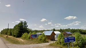 Cum a reuşit o femeie să supravieţuiască, după ce a sărit de la 1.500 de metri înălţime şi paraşuta nu i s-a deschis