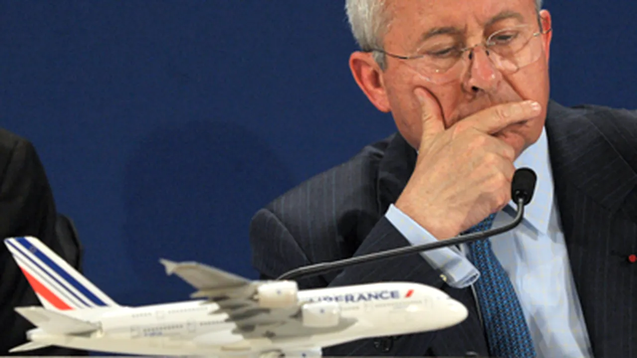 Air France vrea să concedieze 1.500 de angajaţi pentru a reduce cheltuielile