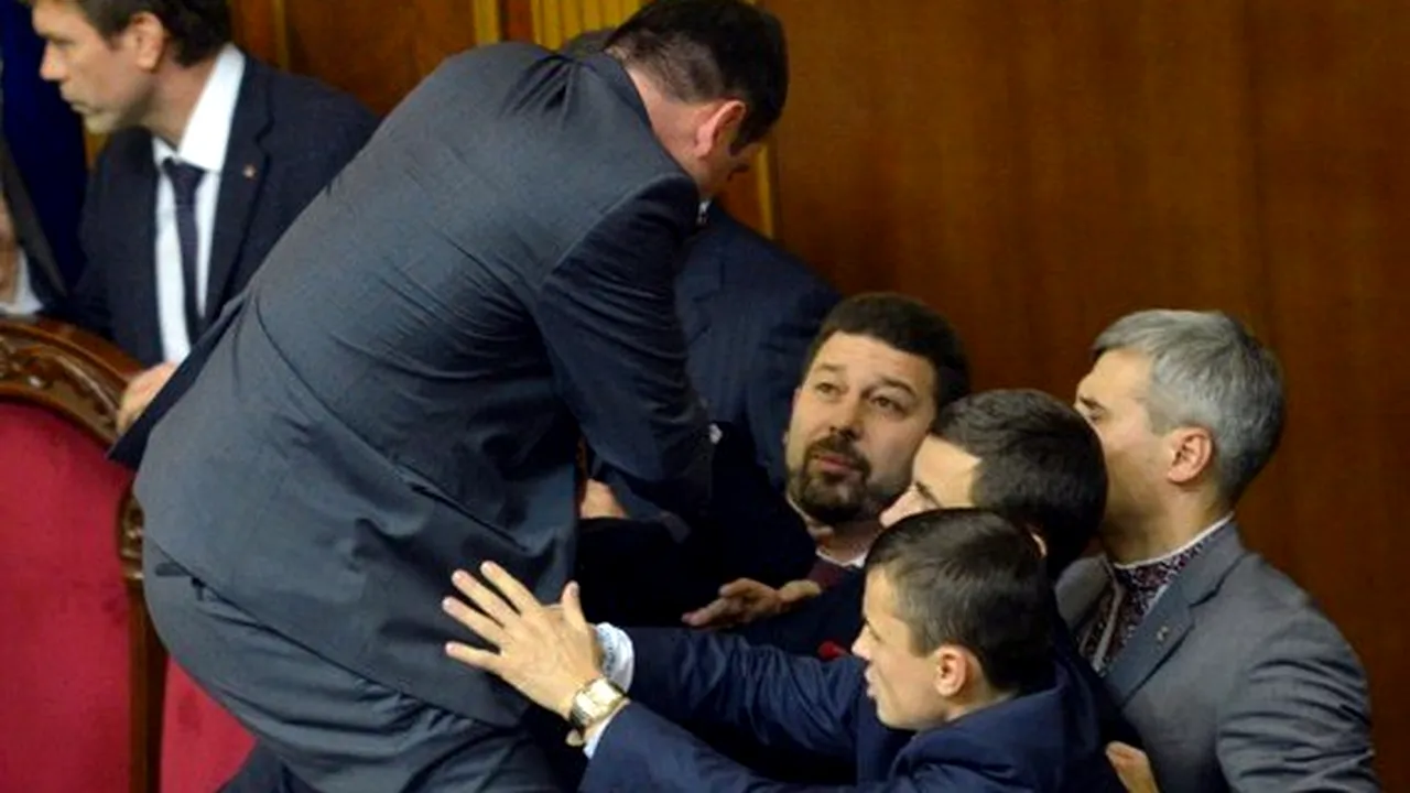 Noi altercaţii în Parlamentul ucrainean - FOTO
