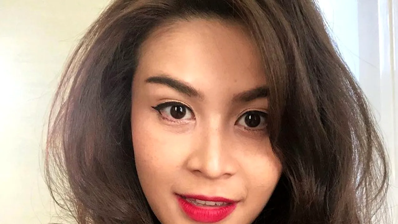O fostă Miss Univers, fotomodel şi asistentă a patronului lui Leicester City, se numără printre victimele accidentului teribil de elicopter