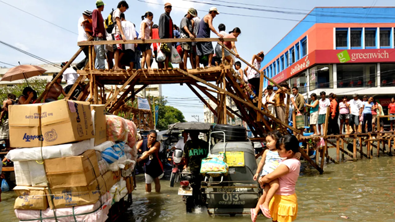 Circa 1.000 de morţi, în urma intemperiilor din Filipine
